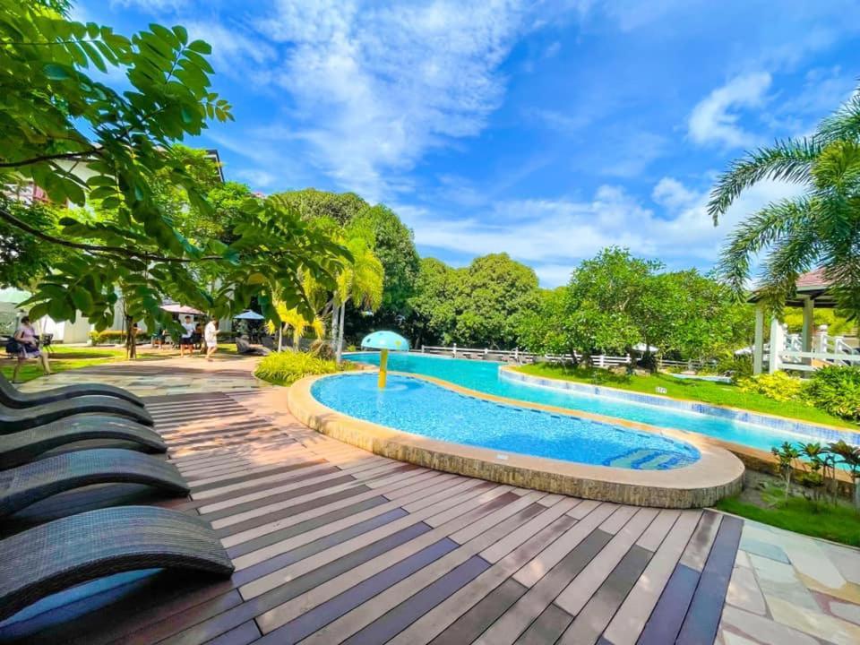 La Jolla Luxury Beach Resort Bagac Εξωτερικό φωτογραφία